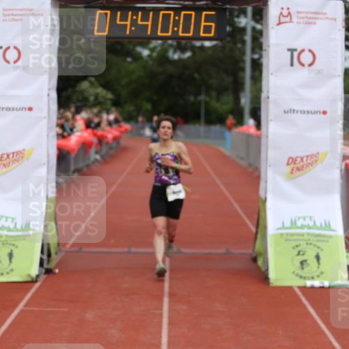 14.06.2026 - 7 Türme Triathlon Andreas Tolksdorf http://msf.ph/oto/9805140 14.06.2026 15:40:06 Ziel 1017, 1572 meine-sportfotos.de
