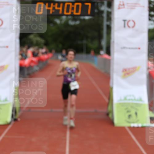 14.06.2026 - 7 Türme Triathlon Andreas Tolksdorf http://msf.ph/oto/9805141 14.06.2026 15:40:06 Ziel 1017, 1572 meine-sportfotos.de
