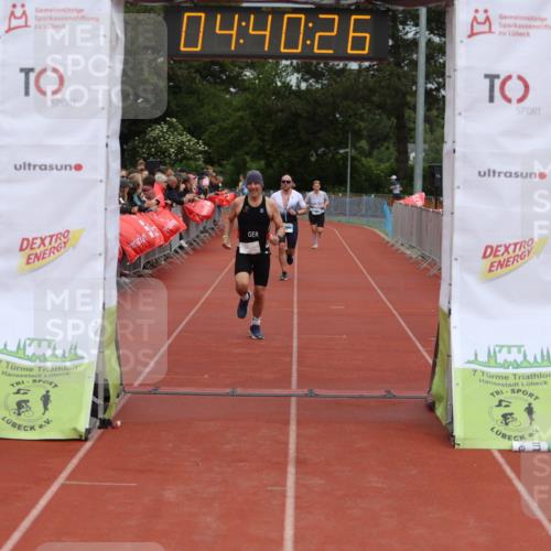 14.06.2026 - 7 Türme Triathlon Andreas Tolksdorf http://msf.ph/oto/9805150 14.06.2026 15:40:25 Ziel 1028, 1089 meine-sportfotos.de