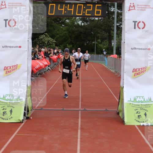 14.06.2026 - 7 Türme Triathlon Andreas Tolksdorf http://msf.ph/oto/9805151 14.06.2026 15:40:25 Ziel 1028, 1089 meine-sportfotos.de