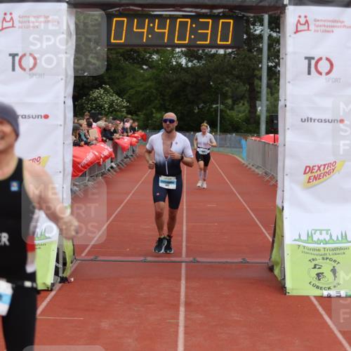 14.06.2026 - 7 Türme Triathlon Andreas Tolksdorf http://msf.ph/oto/9805155 14.06.2026 15:40:29 Ziel 973, 1028, 1089 meine-sportfotos.de