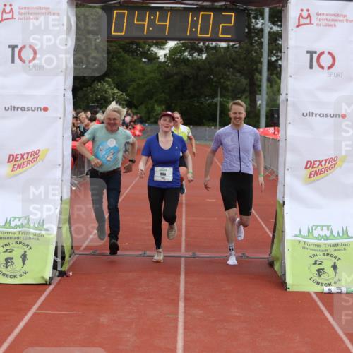 14.06.2026 - 7 Türme Triathlon Andreas Tolksdorf http://msf.ph/oto/9805175 14.06.2026 15:41:01 Ziel 1175, 1613, 1622 meine-sportfotos.de