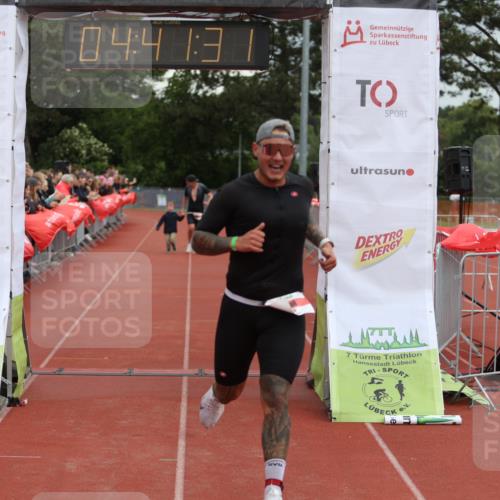 14.06.2026 - 7 Türme Triathlon Andreas Tolksdorf http://msf.ph/oto/9805197 14.06.2026 15:41:30 Ziel 713, 731, 1165 meine-sportfotos.de