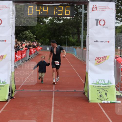 14.06.2026 - 7 Türme Triathlon Andreas Tolksdorf http://msf.ph/oto/9805202 14.06.2026 15:41:35 Ziel 713, 731, 1165 meine-sportfotos.de