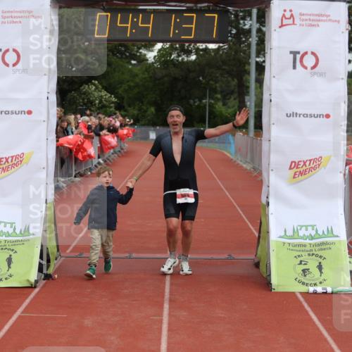 14.06.2026 - 7 Türme Triathlon Andreas Tolksdorf http://msf.ph/oto/9805205 14.06.2026 15:41:36 Ziel 713, 731, 1165 meine-sportfotos.de