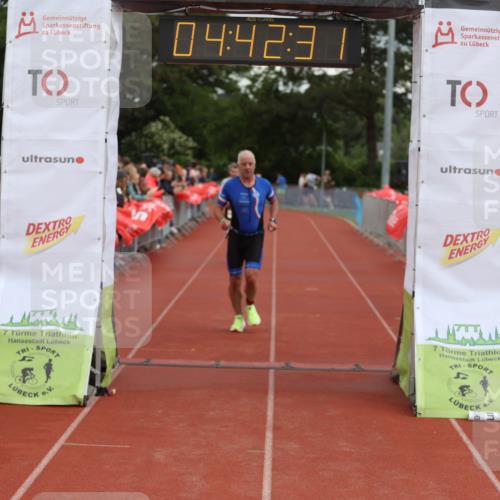 14.06.2026 - 7 Türme Triathlon Andreas Tolksdorf http://msf.ph/oto/9805222 14.06.2026 15:42:30 Ziel 725, 986, 1184, 1759 meine-sportfotos.de