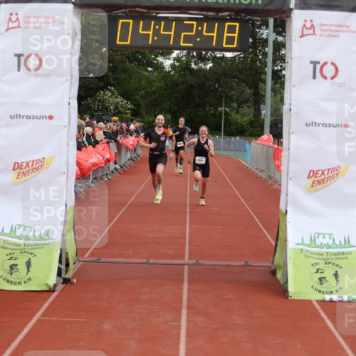 14.06.2026 - 7 Türme Triathlon Andreas Tolksdorf http://msf.ph/oto/9805234 14.06.2026 15:42:47 Ziel 614, 1108, 1614 meine-sportfotos.de