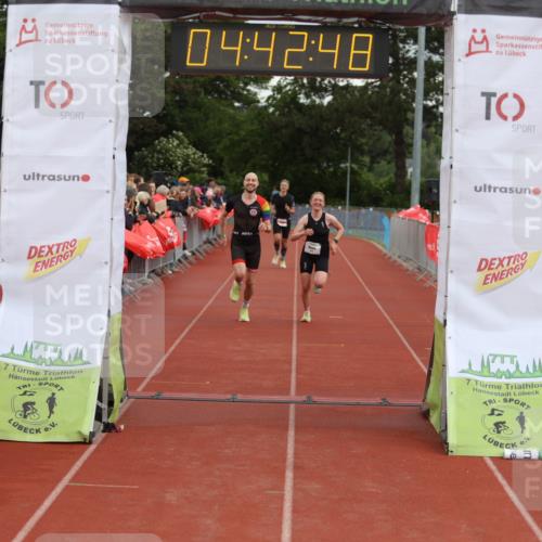 14.06.2026 - 7 Türme Triathlon Andreas Tolksdorf http://msf.ph/oto/9805235 14.06.2026 15:42:47 Ziel 614, 1108, 1614 meine-sportfotos.de