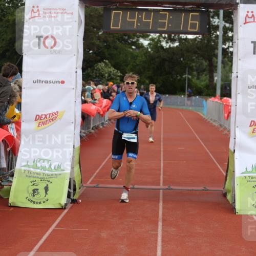 14.06.2026 - 7 Türme Triathlon Andreas Tolksdorf http://msf.ph/oto/9805254 14.06.2026 15:43:15 Ziel 710, 1067, 1601 meine-sportfotos.de