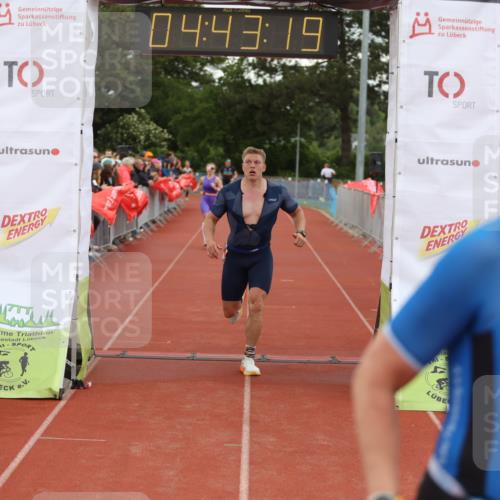 14.06.2026 - 7 Türme Triathlon Andreas Tolksdorf http://msf.ph/oto/9805257 14.06.2026 15:43:18 Ziel 710, 1067, 1601 meine-sportfotos.de
