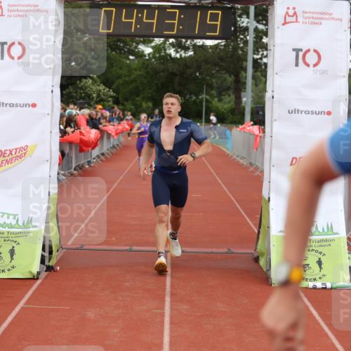 14.06.2026 - 7 Türme Triathlon Andreas Tolksdorf http://msf.ph/oto/9805258 14.06.2026 15:43:18 Ziel 710, 1067, 1601 meine-sportfotos.de