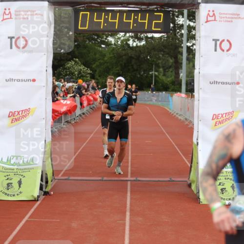 14.06.2026 - 7 Türme Triathlon Andreas Tolksdorf http://msf.ph/oto/9805304 14.06.2026 15:44:40 Ziel 832, 992, 1068, 1651, 1694, 1725 meine-sportfotos.de