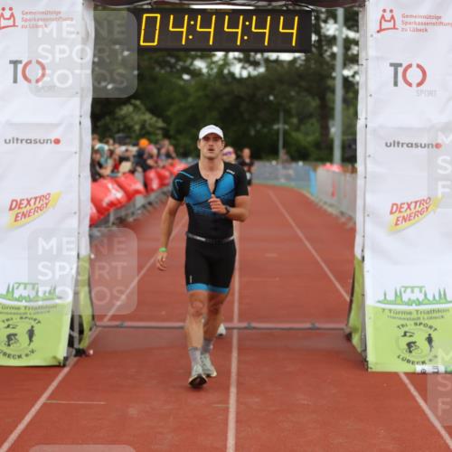 14.06.2026 - 7 Türme Triathlon Andreas Tolksdorf http://msf.ph/oto/9805307 14.06.2026 15:44:42 Ziel 832, 992, 1032, 1068, 1651 meine-sportfotos.de