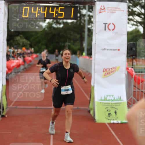 14.06.2026 - 7 Türme Triathlon Andreas Tolksdorf http://msf.ph/oto/9805313 14.06.2026 15:44:50 Ziel 832, 992, 993, 1032, 1651 meine-sportfotos.de