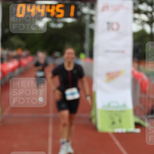 14.06.2026 - 7 Türme Triathlon Andreas Tolksdorf http://msf.ph/oto/9805314 14.06.2026 15:44:50 Ziel 832, 992, 993, 1032, 1651 meine-sportfotos.de
