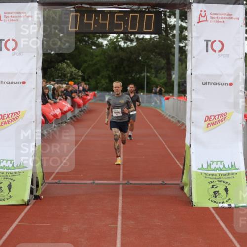 14.06.2026 - 7 Türme Triathlon Andreas Tolksdorf http://msf.ph/oto/9805319 14.06.2026 15:44:59 Ziel 896, 993, 1097 meine-sportfotos.de
