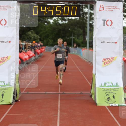 14.06.2026 - 7 Türme Triathlon Andreas Tolksdorf http://msf.ph/oto/9805320 14.06.2026 15:44:59 Ziel 896, 993, 1097 meine-sportfotos.de