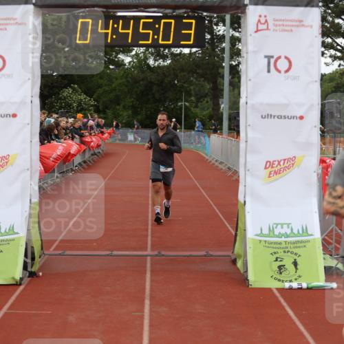 14.06.2026 - 7 Türme Triathlon Andreas Tolksdorf http://msf.ph/oto/9805323 14.06.2026 15:45:01 Ziel 896, 1097 meine-sportfotos.de