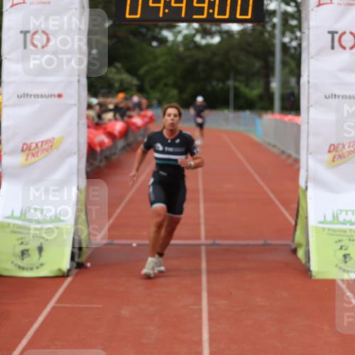 14.06.2026 - 7 Türme Triathlon Andreas Tolksdorf http://msf.ph/oto/9805486 14.06.2026 15:48:59 Ziel 1041, 1164, 1186 meine-sportfotos.de
