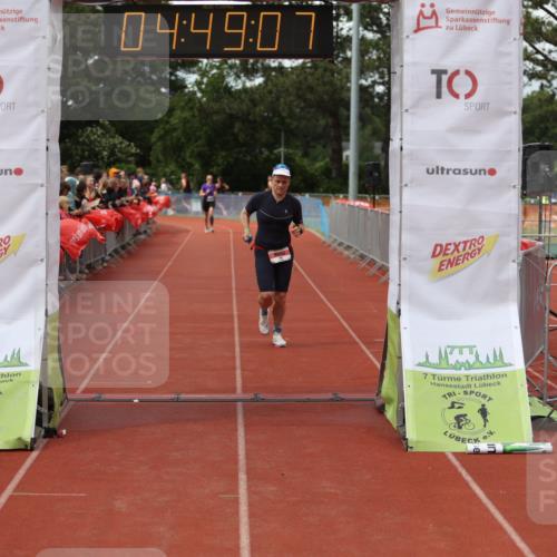 14.06.2026 - 7 Türme Triathlon Andreas Tolksdorf http://msf.ph/oto/9805489 14.06.2026 15:49:06 Ziel 738, 1164 meine-sportfotos.de