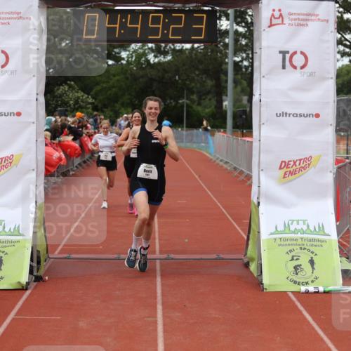 14.06.2026 - 7 Türme Triathlon Andreas Tolksdorf http://msf.ph/oto/9805503 14.06.2026 15:49:22 Ziel 693, 938, 975, 1568, 1707, 1713 meine-sportfotos.de