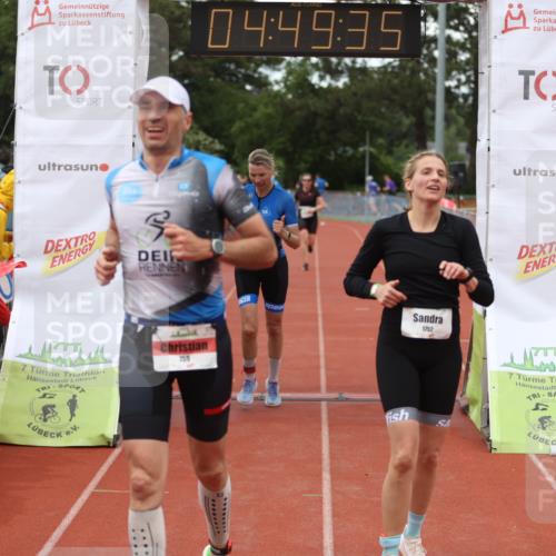 14.06.2026 - 7 Türme Triathlon Andreas Tolksdorf http://msf.ph/oto/9805518 14.06.2026 15:49:34 Ziel 693, 759, 938, 1047, 1604, 1618, 1752 meine-sportfotos.de