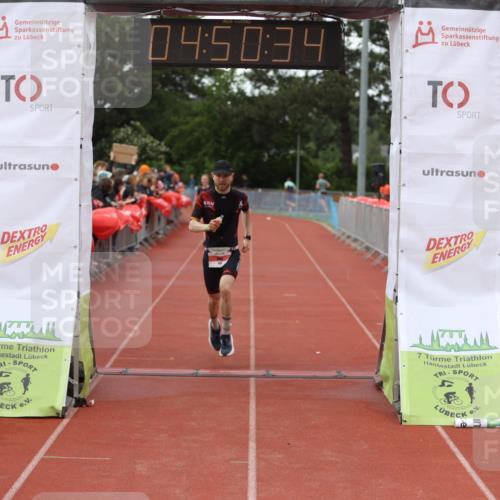 14.06.2026 - 7 Türme Triathlon Andreas Tolksdorf http://msf.ph/oto/9805543 14.06.2026 15:50:34 Ziel 682, 1734 meine-sportfotos.de