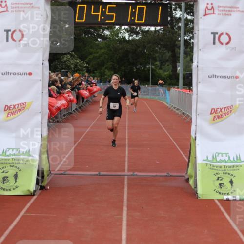 14.06.2026 - 7 Türme Triathlon Andreas Tolksdorf http://msf.ph/oto/9805562 14.06.2026 15:51:00 Ziel 1515, 1588, 1761 meine-sportfotos.de