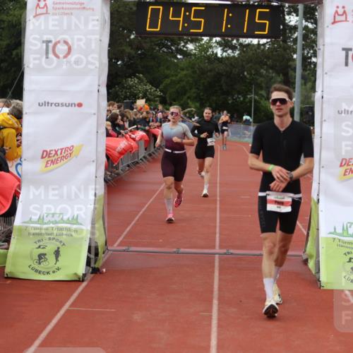 14.06.2026 - 7 Türme Triathlon Andreas Tolksdorf http://msf.ph/oto/9805579 14.06.2026 15:51:14 Ziel 808, 1087, 1726, 1761 meine-sportfotos.de