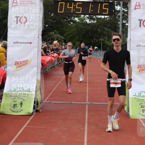 14.06.2026 - 7 Türme Triathlon Andreas Tolksdorf http://msf.ph/oto/9805580 14.06.2026 15:51:14 Ziel 808, 1087, 1726, 1761 meine-sportfotos.de