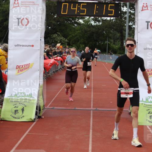 14.06.2026 - 7 Türme Triathlon Andreas Tolksdorf http://msf.ph/oto/9805581 14.06.2026 15:51:14 Ziel 808, 1087, 1726, 1761 meine-sportfotos.de