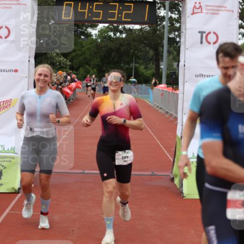 14.06.2026 - 7 Türme Triathlon Andreas Tolksdorf http://msf.ph/oto/9805729 14.06.2026 15:53:20 Ziel 654, 945, 1582, 1653 meine-sportfotos.de