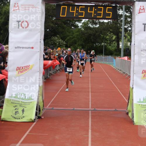 14.06.2026 - 7 Türme Triathlon Andreas Tolksdorf http://msf.ph/oto/9805790 14.06.2026 15:54:34 Ziel 711, 827, 1061, 1745 meine-sportfotos.de
