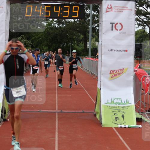14.06.2026 - 7 Türme Triathlon Andreas Tolksdorf http://msf.ph/oto/9805797 14.06.2026 15:54:37 Ziel 711, 827, 1061, 1526, 1730, 1745 meine-sportfotos.de