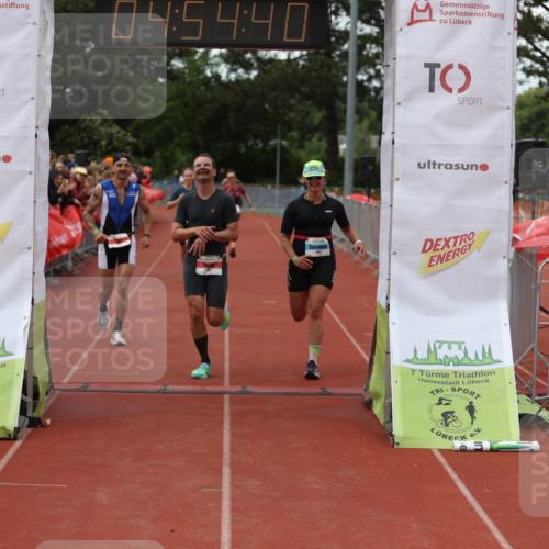 14.06.2026 - 7 Türme Triathlon Andreas Tolksdorf http://msf.ph/oto/9805801 14.06.2026 15:54:39 Ziel 711, 827, 1061, 1526, 1682, 1730, 1745 meine-sportfotos.de