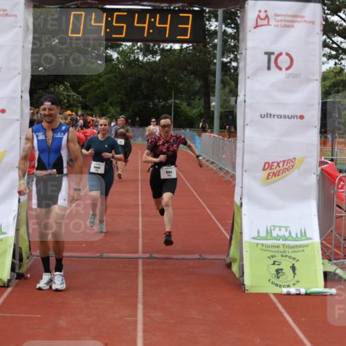 14.06.2026 - 7 Türme Triathlon Andreas Tolksdorf http://msf.ph/oto/9805806 14.06.2026 15:54:42 Ziel 711, 827, 1061, 1526, 1536, 1602, 1682, 1730, 1745 meine-sportfotos.de