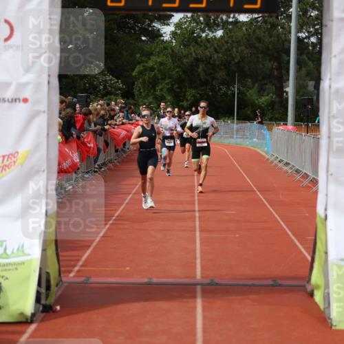 14.06.2026 - 7 Türme Triathlon Andreas Tolksdorf http://msf.ph/oto/9805843 14.06.2026 15:55:17 Ziel 787, 814, 1038, 1556, 1592, 1640, 1711 meine-sportfotos.de