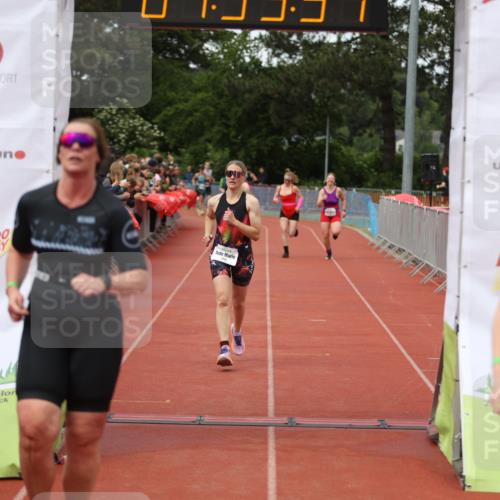 14.06.2026 - 7 Türme Triathlon Andreas Tolksdorf http://msf.ph/oto/9805870 14.06.2026 15:55:35 Ziel 1176, 1501, 1533, 1580, 1629, 1719 meine-sportfotos.de
