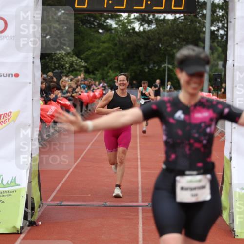 14.06.2026 - 7 Türme Triathlon Andreas Tolksdorf http://msf.ph/oto/9805899 14.06.2026 15:55:56 Ziel 745, 967, 1095, 1504, 1535, 1722 meine-sportfotos.de