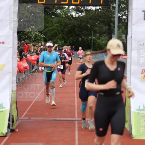 14.06.2026 - 7 Türme Triathlon Andreas Tolksdorf http://msf.ph/oto/9805916 14.06.2026 15:56:12 Ziel 751, 960, 1593, 1660, 1662, 1709, 1735, 1756 meine-sportfotos.de