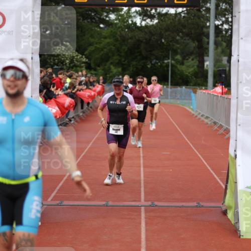 14.06.2026 - 7 Türme Triathlon Andreas Tolksdorf http://msf.ph/oto/9805918 14.06.2026 15:56:15 Ziel 751, 1593, 1660, 1662, 1709, 1735, 1744, 1756 meine-sportfotos.de