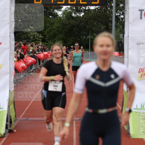 14.06.2026 - 7 Türme Triathlon Andreas Tolksdorf http://msf.ph/oto/9805935 14.06.2026 15:56:24 Ziel 834, 922, 1593, 1660, 1678, 1709, 1744 meine-sportfotos.de