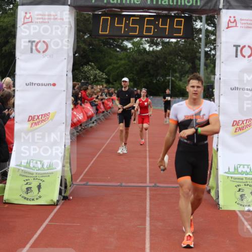 14.06.2026 - 7 Türme Triathlon Andreas Tolksdorf http://msf.ph/oto/9805956 14.06.2026 15:56:48 Ziel 743, 1368, 1435, 1488, 1562, 1591, 1715 meine-sportfotos.de
