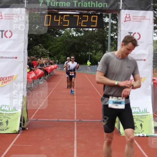 14.06.2026 - 7 Türme Triathlon Andreas Tolksdorf http://msf.ph/oto/9805995 14.06.2026 15:57:28 Ziel 666, 1106, 1142 meine-sportfotos.de