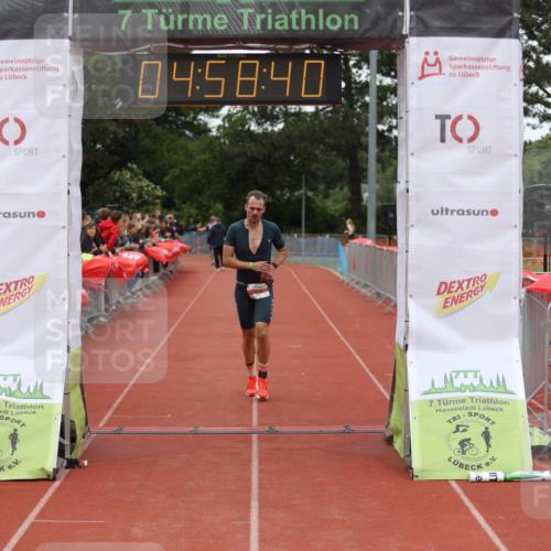 14.06.2026 - 7 Türme Triathlon Andreas Tolksdorf http://msf.ph/oto/9806057 14.06.2026 15:58:39 Ziel 724 meine-sportfotos.de