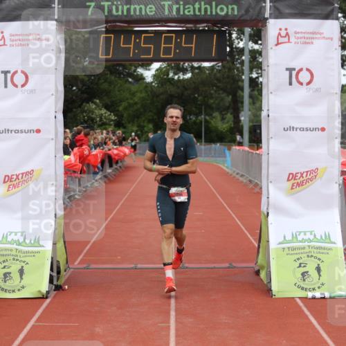 14.06.2026 - 7 Türme Triathlon Andreas Tolksdorf http://msf.ph/oto/9806060 14.06.2026 15:58:40 Ziel 724 meine-sportfotos.de