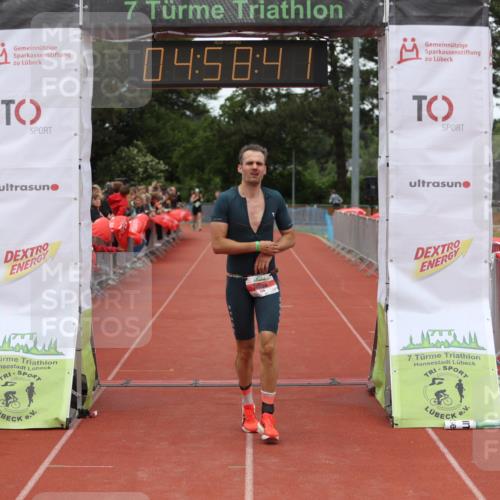 14.06.2026 - 7 Türme Triathlon Andreas Tolksdorf http://msf.ph/oto/9806061 14.06.2026 15:58:40 Ziel 724 meine-sportfotos.de