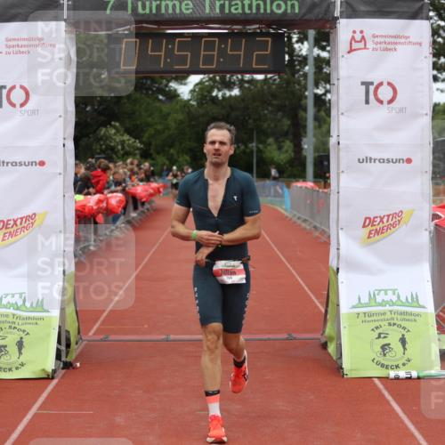 14.06.2026 - 7 Türme Triathlon Andreas Tolksdorf http://msf.ph/oto/9806063 14.06.2026 15:58:40 Ziel 724 meine-sportfotos.de