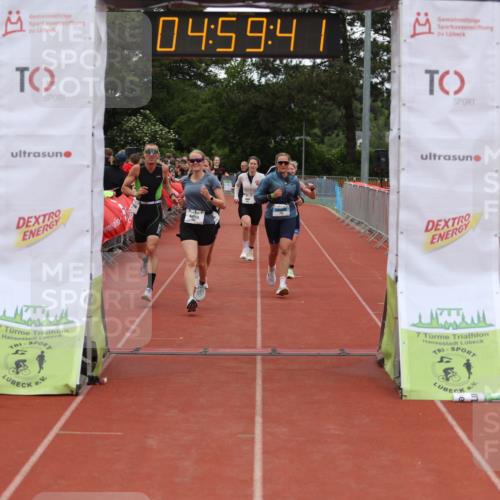 14.06.2026 - 7 Türme Triathlon Andreas Tolksdorf http://msf.ph/oto/9806135 14.06.2026 15:59:40 Ziel 750, 895, 1140, 1337, 1358, 1476, 1540, 1698, 1733 meine-sportfotos.de