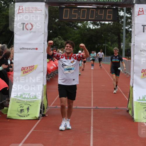 14.06.2026 - 7 Türme Triathlon Andreas Tolksdorf http://msf.ph/oto/9806203 14.06.2026 16:00:45 Ziel 688, 903, 928, 979, 1112, 1657 meine-sportfotos.de